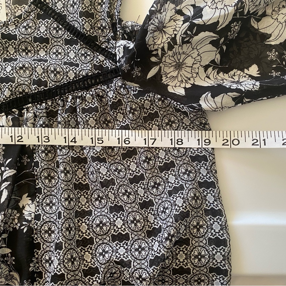 NY Collection Sheer Cut Out Shoulder Blouse | Size Small - Picture 4 of 9
